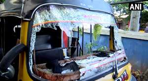तिरुवनंतपुरम में PFI समर्थकों ने ऑटो रिक्शा में की तोड़फोड़