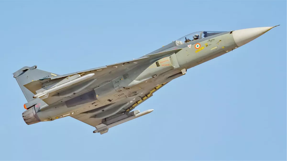 IAF LCA Tejas: किसी भी तरह की वर्ल्‍ड क्‍लास मिसाइल के लिए पूरी तरह से सक्षम है LCA Tejas, कई देश हैं इसके दीवाने