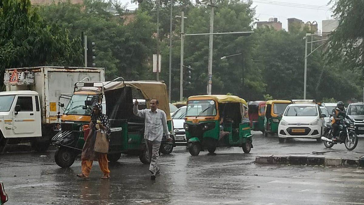 24 घंटे की झमाझम बारिश के चलते दिल्ली में 7 डिग्री तक गिर गया तापमान। फाइल फोटो