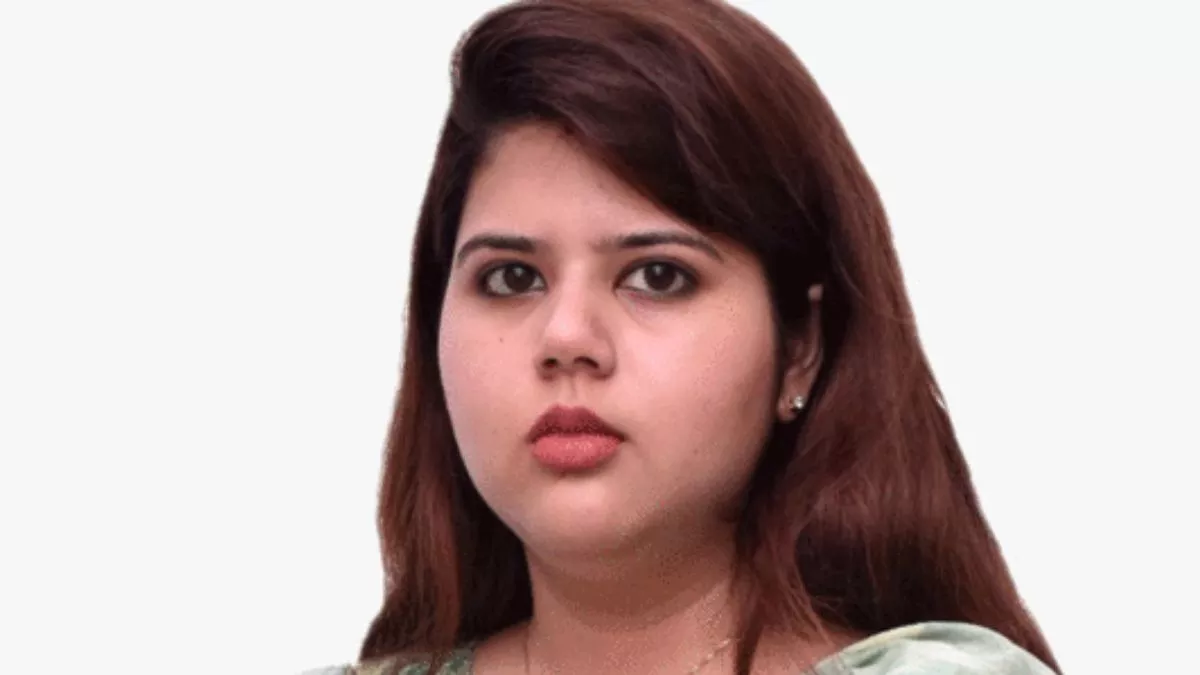 होली के नाम पर जापानी लड़की के साथ लड़कों ने की शर्मनाक हरकत, सोशल मीडिया पर वायरल हुई Video-Boys did shameful act with Japanese girl in the name of Holi, video went viral on social media
