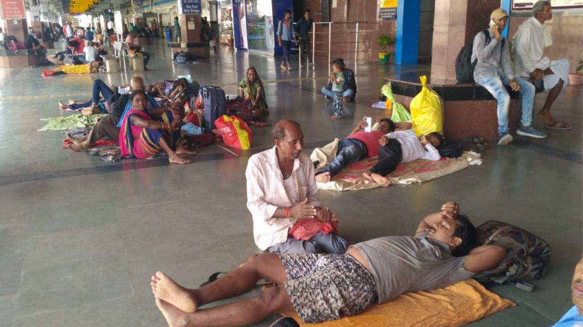 Rail Roko Movement: कुर्मी समाज आंदोलन के कारण रेल यात्री परेशान, टाटानगर से गुजरने वाली 17 ट्रेन रद