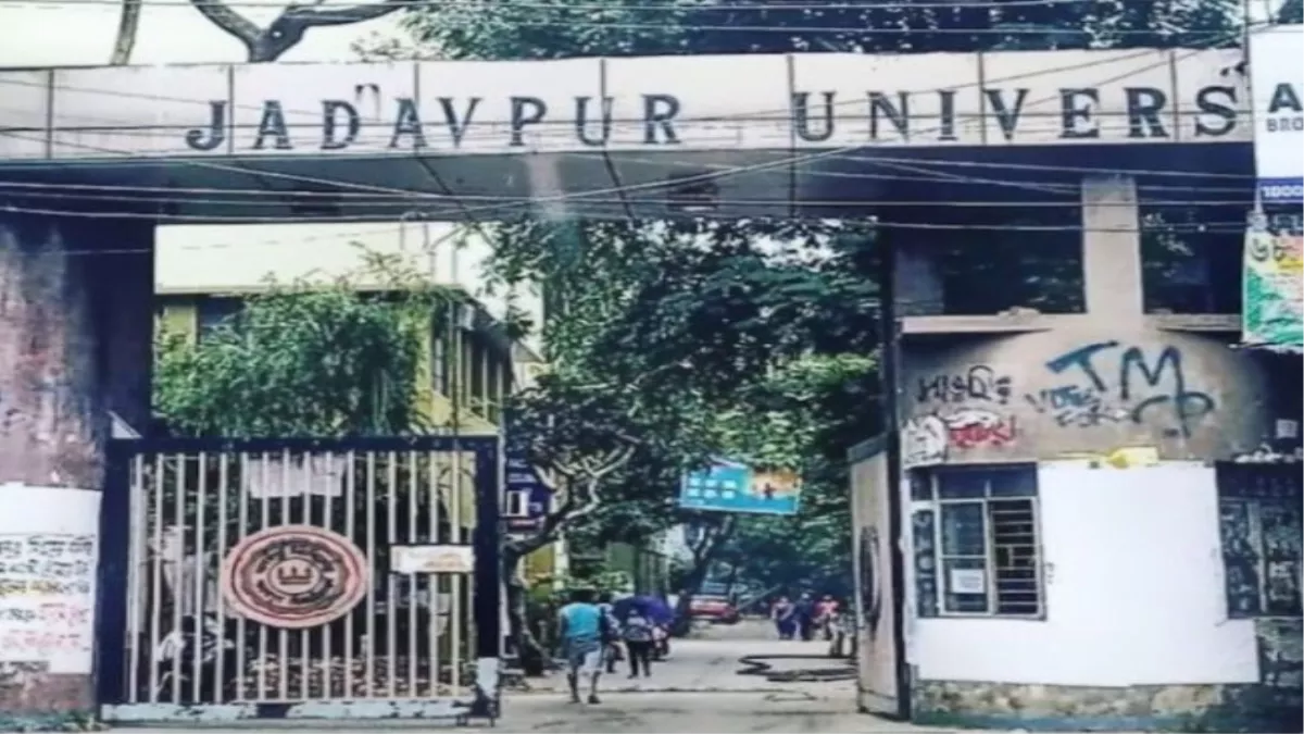 Jadavpur University: 'मैं भी हुआ हूं रैगिंग का शिकार', जादवपुर यूनिवर्सिटी के कुलपति का बड़ा दावा