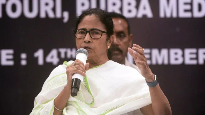 ममता बनर्जी के धरने की घोषणा के बीच वित्त आयोग ने बंगाल के लिए जारी किए 1,700 करोड़ (फाइल फोटो)