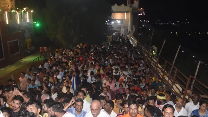 Mathura News: राधारानी मंदिर में दो श्रद्धालुओं की मौत।