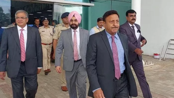 रांची पहुंची चुनाव आयोग की टीम। फोटो- जागरण