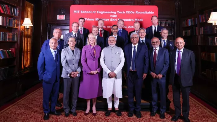 सीईओ गोलमेज बैठक में पीएम मोदी ने कई टेक कंपनियों के सीईओ साथ की बैठक।(फोटो सोर्स: एएनआई)