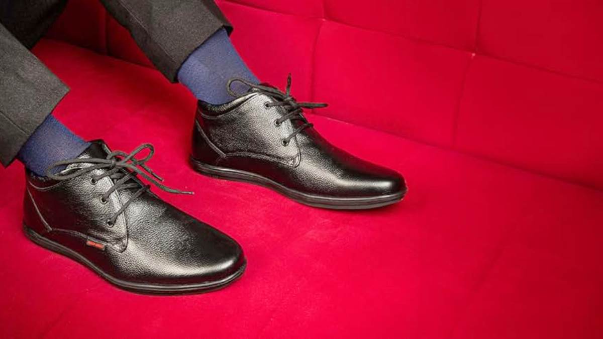 अपना बनाने के लिए मुंह ताकते रह जाएंगे लोग! Red Chief के इन Shoes For Men का नया कलेक्शन तेजी से हो रहा आउट-ऑफ स्टॉक