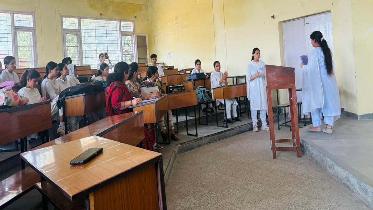 https://www.jagranimages.com/images/newimg/23092025/23_09_2025-degree_college_samba_24057511.jpg