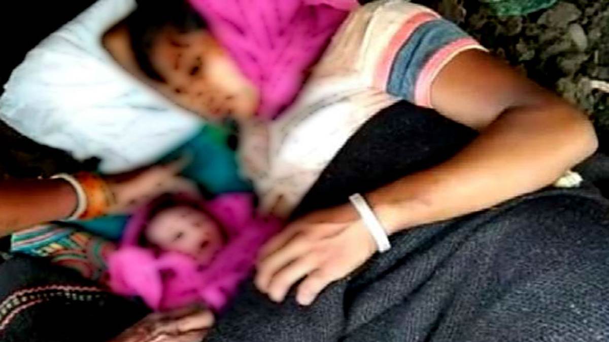 https://www.jagranimages.com/images/newimg/23092025/23_09_2025-infant-mother-news_24056759.jpg