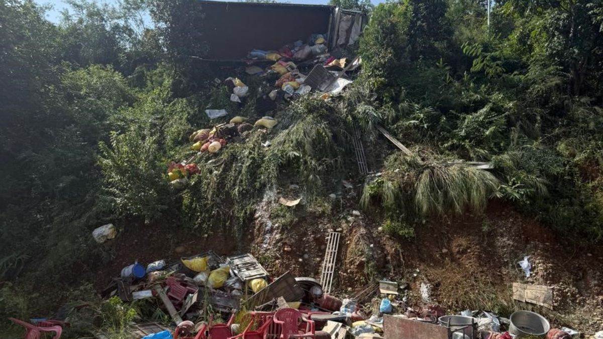 https://www.jagranimages.com/images/newimg/23092025/23_09_2025-kangra_accident_24057301.jpg