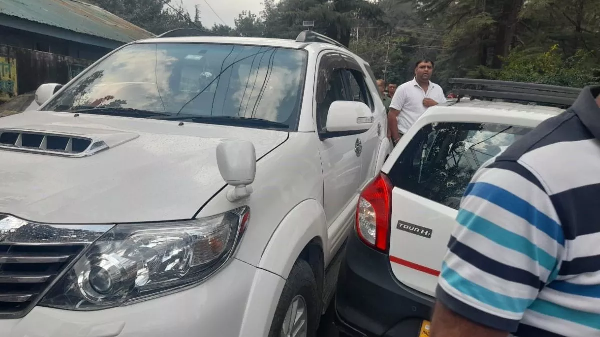 Himachal: पालमपुर में व्यक्ति के विरुद्ध 4 मामलों में केस लड़ रहे अधिवक्ता को गाड़ी से कुचलने का प्रयास