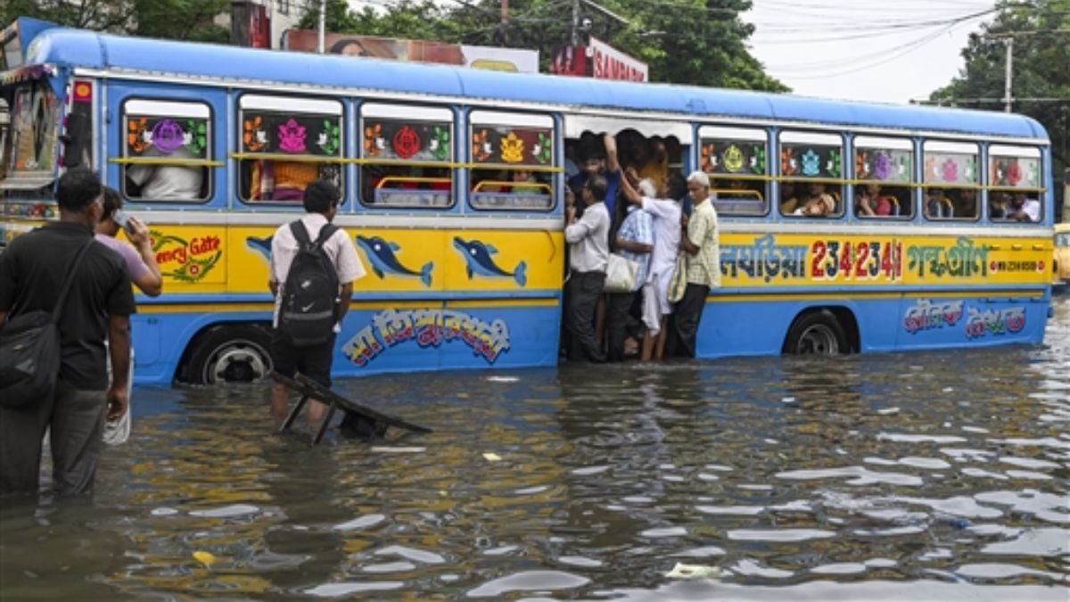 https://www.jagranimages.com/images/newimg/23092025/23_09_2025-kolkata_rain_alert_24057764.jpg
