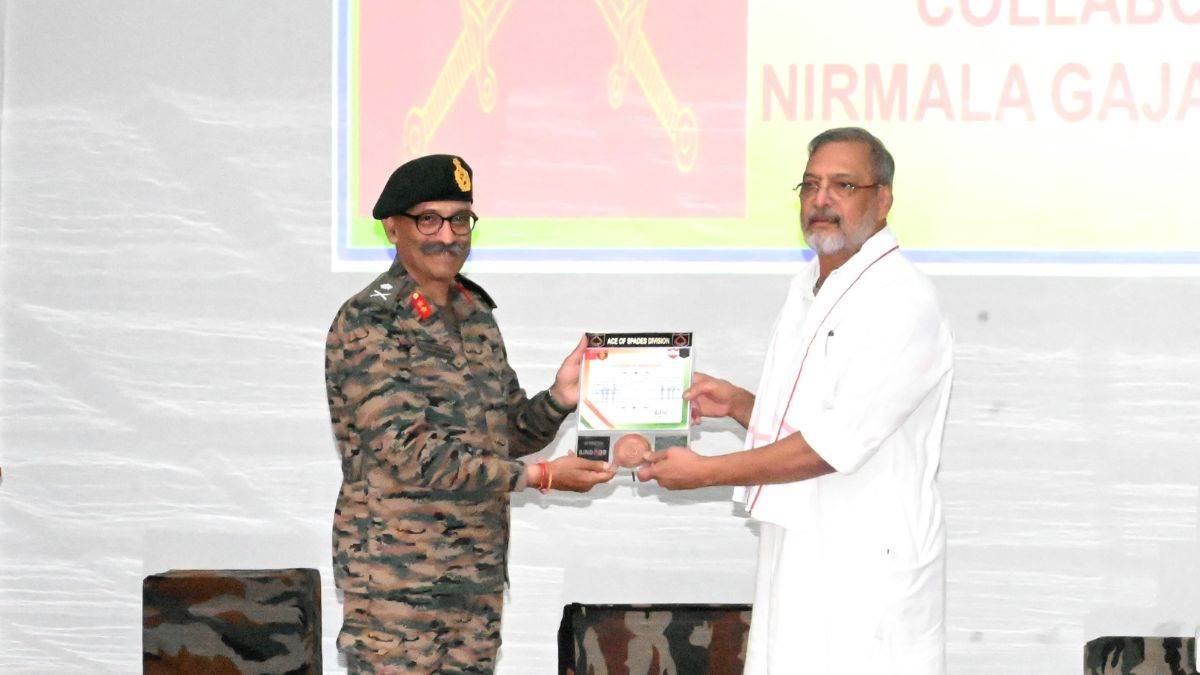 https://www.jagranimages.com/images/newimg/23092025/23_09_2025-nanapatekar_24056775.jpg