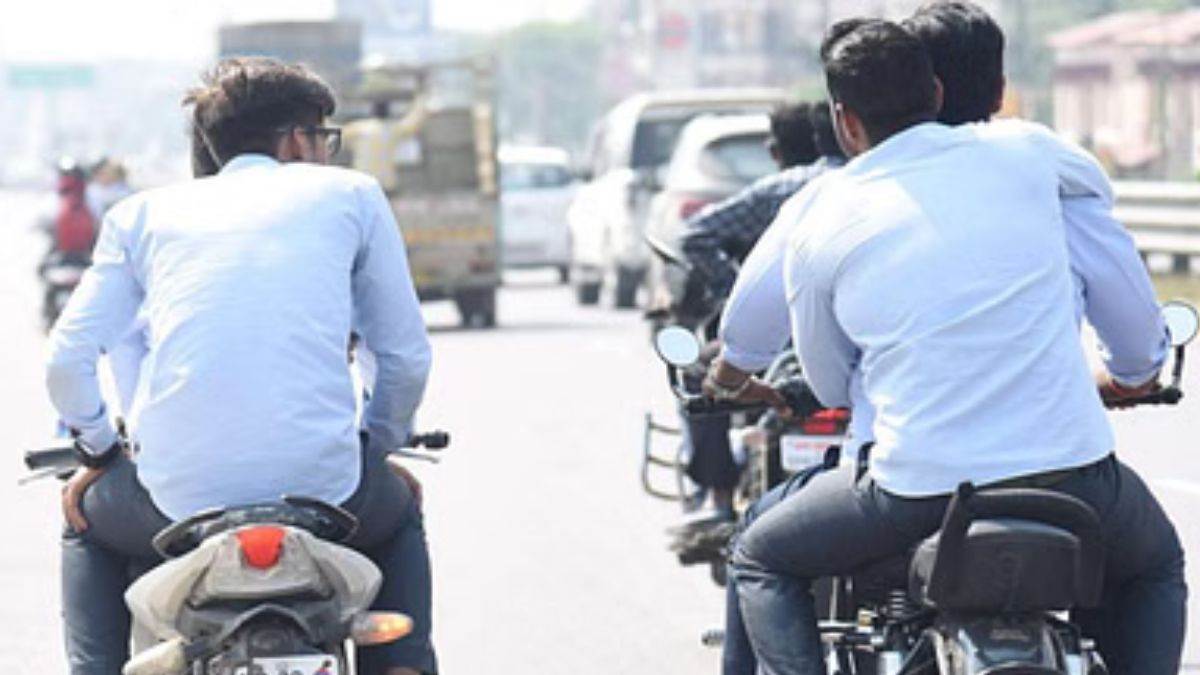 https://www.jagranimages.com/images/newimg/23092025/23_09_2025-noida_road_1_24057814.jpg