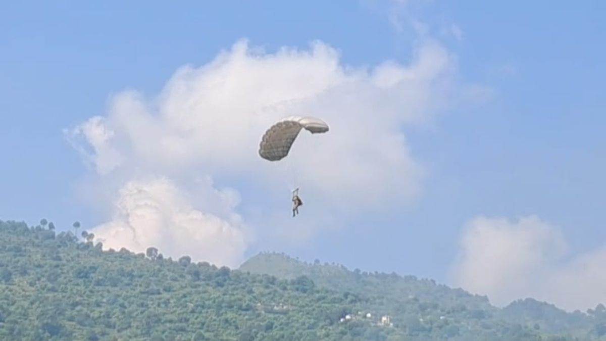 https://www.jagranimages.com/images/newimg/23092025/23_09_2025-paragliding_24057713.jpg