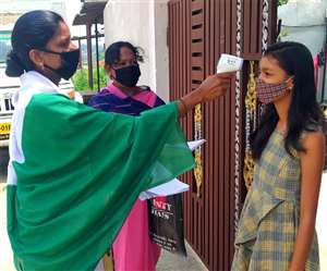 COVID Updates, Jharkhand News दुर्गा पूजा में लोगों की लापरवाही के कारण कोविड के मामले फिर से बढ़ने लगे हैं।