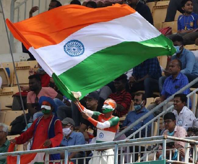 भारतीय क्रिकेट मैच के दौरान फैन सुधीर (फोटो ट्विटर पेज)