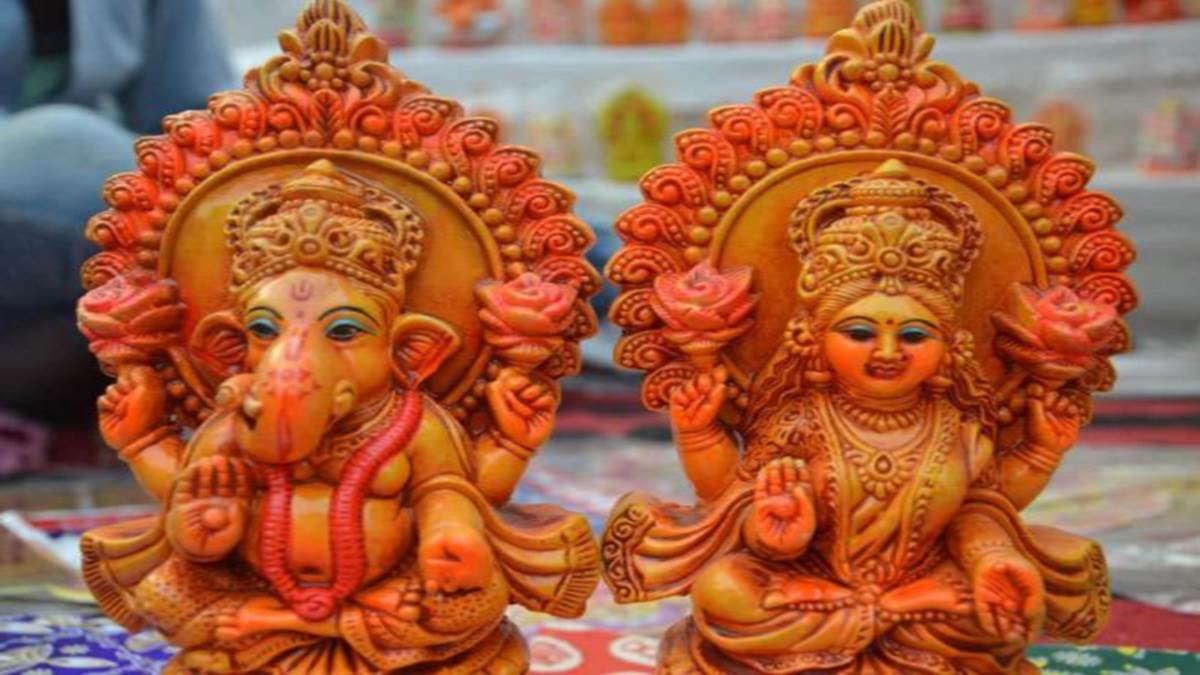 https://www.jagranimages.com/images/newimg/23102022/23_10_2022-laxmi_ganesh_pujan_23159127.jpg