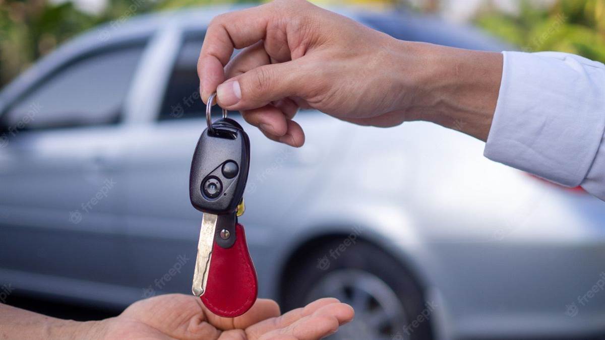 https://www.jagranimages.com/images/newimg/23102022/23_10_2022-new_car_delivery_23158711.jpg