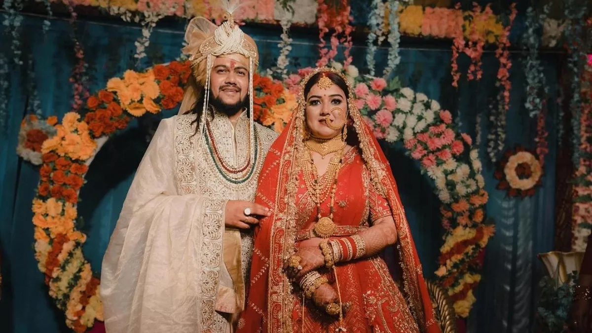 Hansraj Raghuvanshi Wedding: सिंगर हंसराज रघुवंशी ने गर्लफ्रेंड संग गुपचुप रचाई शादी, फोटो शेयर कर दी जानकारी - Singer Hansraj Raghuwanshi got married secretly with his girlfriend shared ...