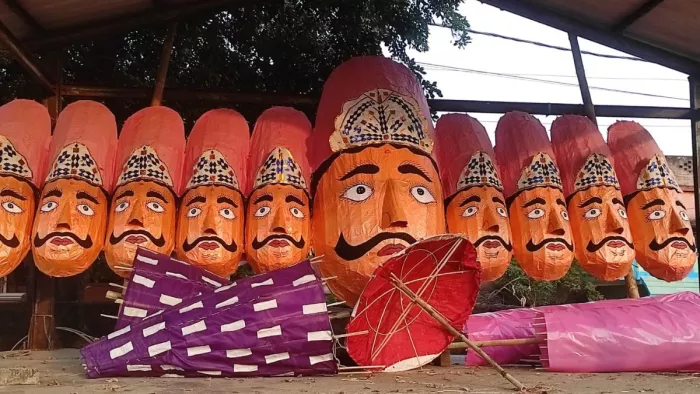 झारखंड का सबसे बड़ा रावण, 72 फीट है ऊंचाई; एक दर्जन से अधिक कलाकारों ने किया निर्माण