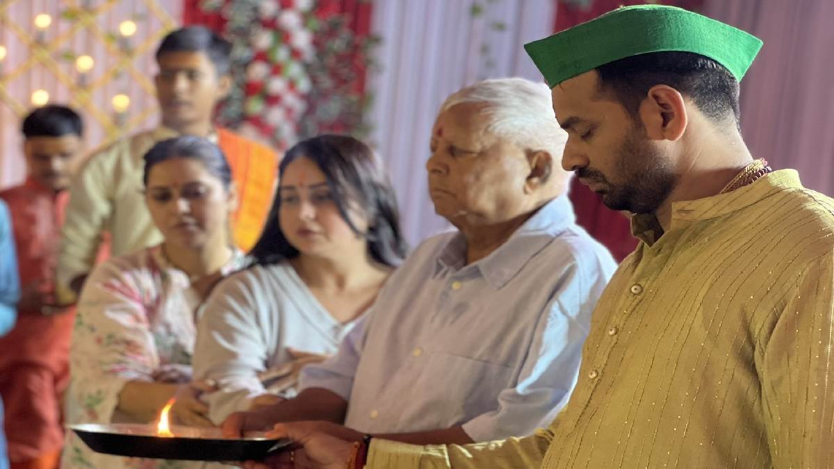 https://www.jagranimages.com/images/newimg/23102023/23_10_2023-lalu_family_navratri_pooja_23563581_1925610.jpg