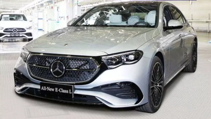 New-gen Mercedes-Benz E-Class LWB को वैश्विक रूप से पेश किया गया है।