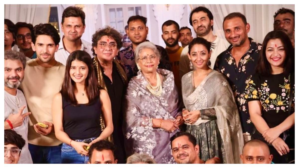 https://www.jagranimages.com/images/newimg/23102023/23_10_2023-yrkkh_new_cast_pic_1_23563473.jpg