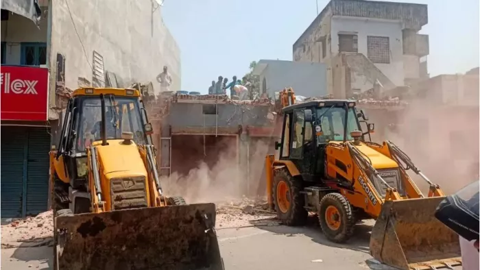 Bulldozer Action: 81 अवैध निर्माणों को चिह्नित कर वहां लाल निशान लगाए। File Photo