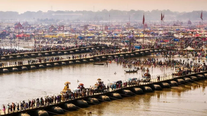 अधिकारी निर्माण कार्यों के निरीक्षण के साथ ही दुरुस्त करवा रहे व्यवस्था।