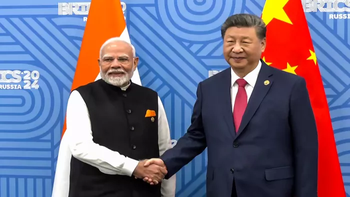 प्रधानमंत्री नरेन्द्र मोदी और चीन के राष्ट्रपति शी चिनफिंग (Photo ANI)