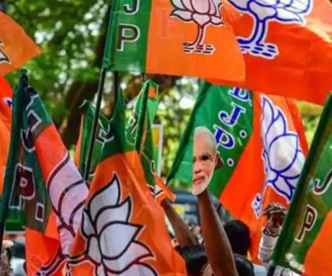 भाजपा विधायकों ने की बैठक, कम से दस दिनों का सत्र बुलाने की मांग।