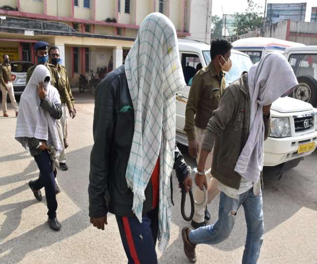 नशे के आदी अपराधियों ने कोलकाता बिरयानी में लूट की घटना को अंजाम दिया था।