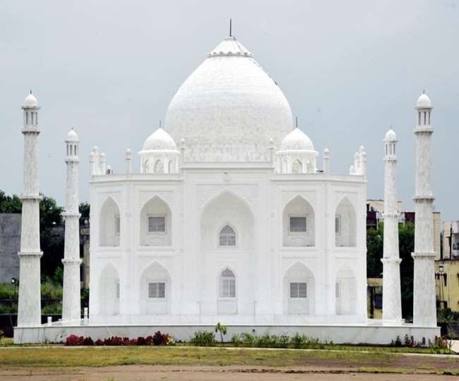 Taj Mahal : मध्यप्रदेश में पत्नी के लिए बनवाया मिनी ताजमहल, 4Bhk आशियाना बना प्यार की मिसाल 7 मध्य प्रदेश के बुरहानपुर में बना हूबहू ताजमहल जैसा घर, निहारने आ रहे हैं पर्यटक - A House Like Taj Mahal Built In Burhanpur Madhya Pradesh Tourists Are Coming To See