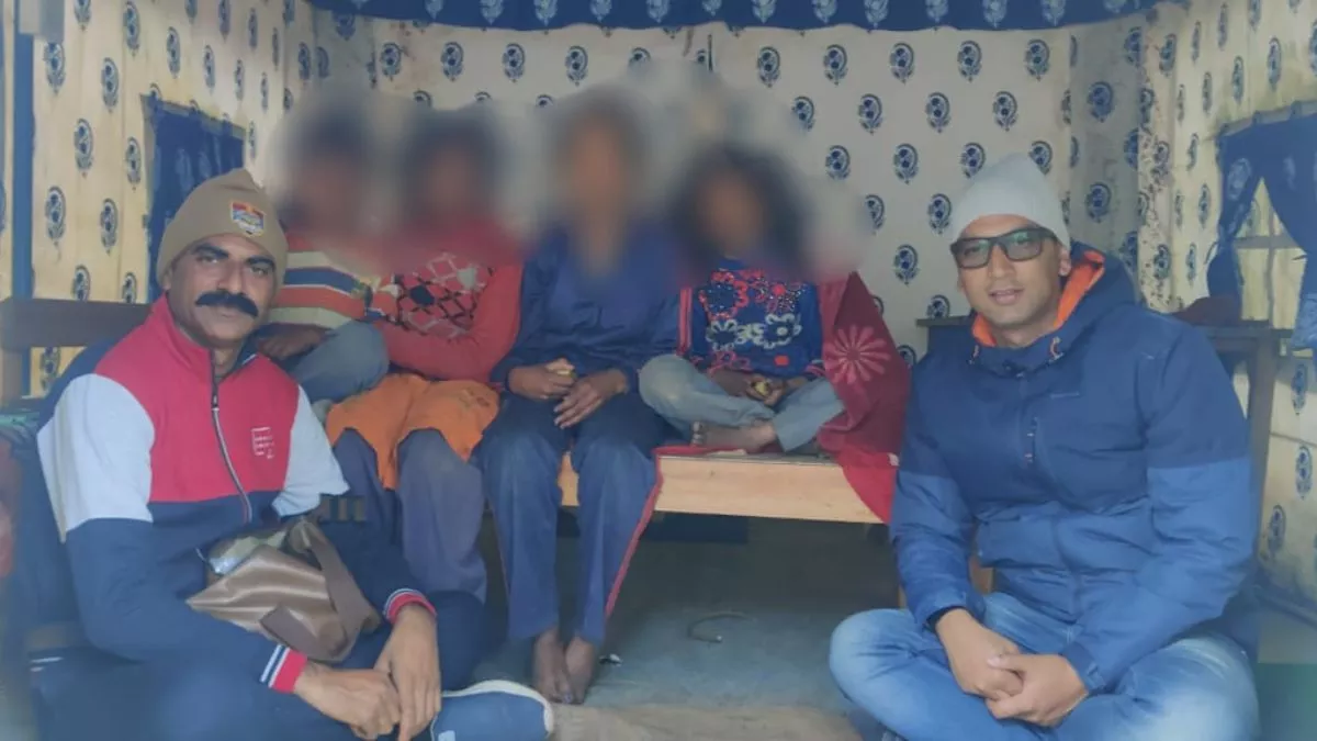 Almora News: पिता ने डांटा तो पड़ोसी बच्ची को लेकर घर से भागे 3 बच्चे, जंगल में इस हाल में मिले चारों