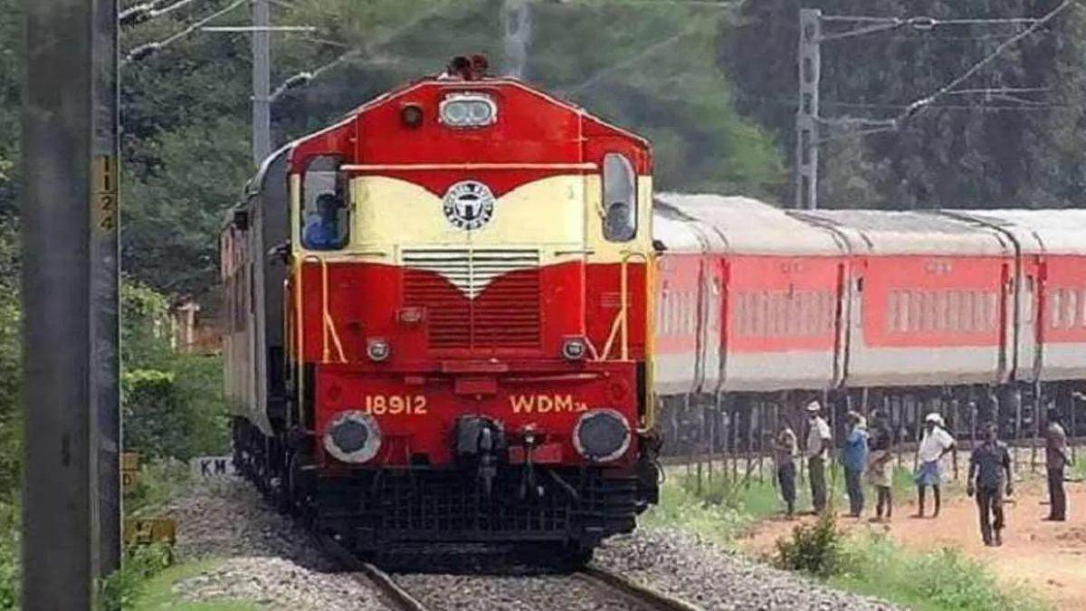 indian railways irctc update today ranchi chopan express added addition coach and bhagalpur ranchi vananchal express route changed see railways updated time tables in details