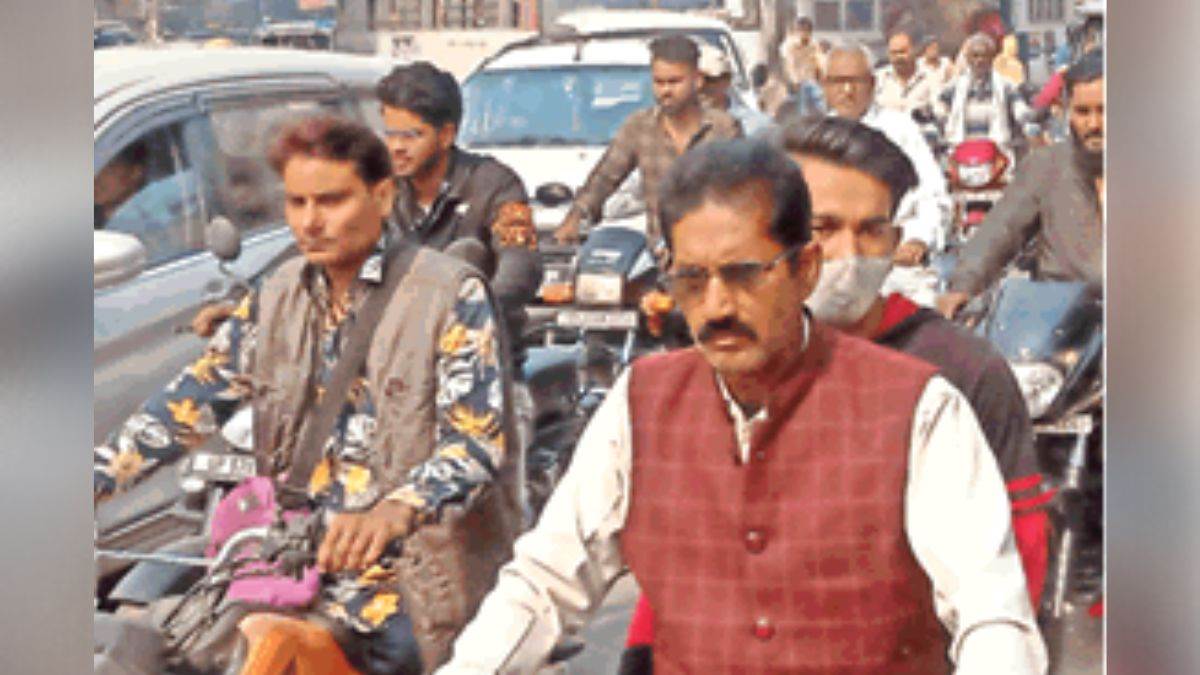 https://www.jagranimages.com/images/newimg/23112022/23_11_2022-kushinagar_traffic_23222719.jpg
