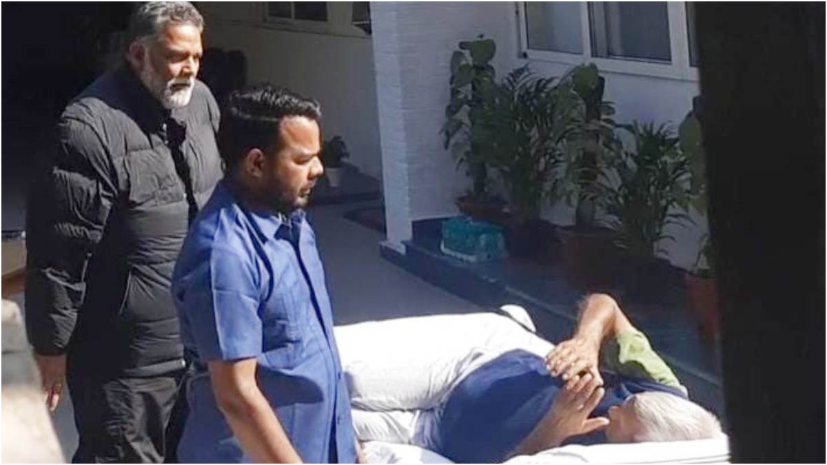 लालू के सिंगापुर जाने से पहले पप्पू यादव ने की मुलाकात, भावुक होकर बताया  दोनों के बीच क्या हुई बातचीत - Bihar Politics Pappu Yadav became emotional  after meeting Lalu Yadav in