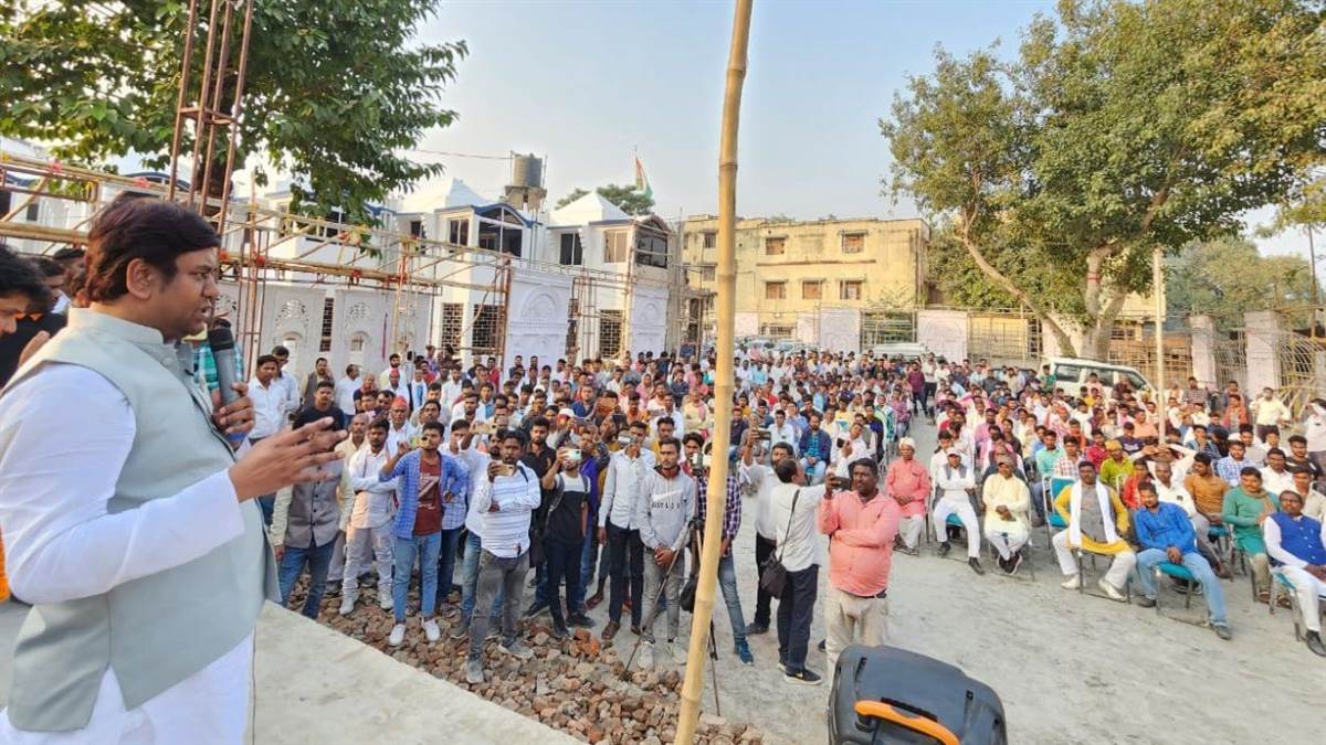 Bihar Politics: मुकेश सहनी ने जदयू और भाजपा के प्रत्‍याशि‍यों को बताया बाहरी,  कुढ़नी में किया रोड शो - Bihar Politics Mukesh Sahni told JDU and BJP  candidates as outsiders Road show