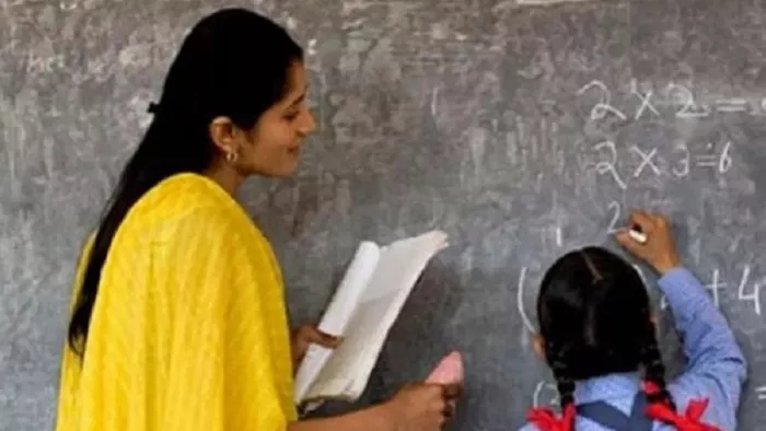 Chhattisgarh Teacher Promotion: पांच हजार शिक्षकों की खुलने वाली है किस्मत,  प्रमोशन की लिस्ट तैयार; 30 तक दर्ज करें आपत्ति - Chhattisgarh Teacher  Promotion list of more than five ...
