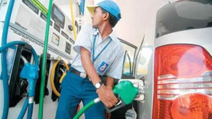 हिंदुस्तान पेट्रोलियम प्लांट से भारी मात्रा में तेल चोरी करने वाले गिरोह का पर्दाफाश (फाइल फोटो)