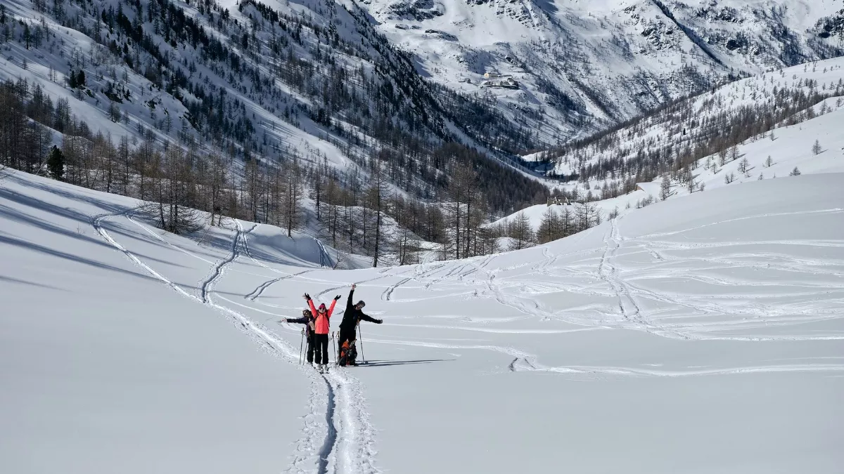 Winter Destinations: फैमिली के साथ विंटर्स में घूमने का बना रहे हैं प्लान, तो  इन ठिकानों को करें एक्सप्लोर - Best Places To Visit in Winter in India with  family