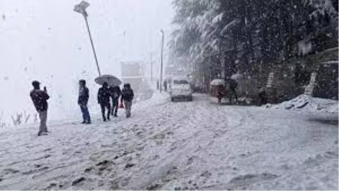 आज ऊंची चोटियों पर हिमपात की संभावना (फाइल फोटो)