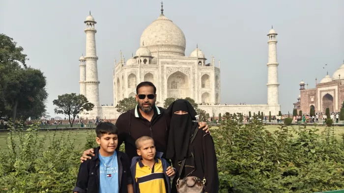 ताज का दीदार करने पहुंचे यूसुफ पठान। फोटो- जागरण
