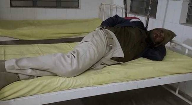 Bihar-Nawada News: नवादा में शराब माफिया का बड़ा बवाल, छापेमारी करने गई पुलिस टीम को चारों तरफ से घेरकर किया जानलेवा हमला, 4 पुलिसकर्मी जख्मी | Deshaj Times Bihar-Nawada News: नवादा में शराब माफिया का बड़ा बवाल, छापेमारी करने गई पुलिस टीम को चारों तरफ से घेरकर किया जानलेवा हमला, 4 पुलिसकर्मी जख्मी