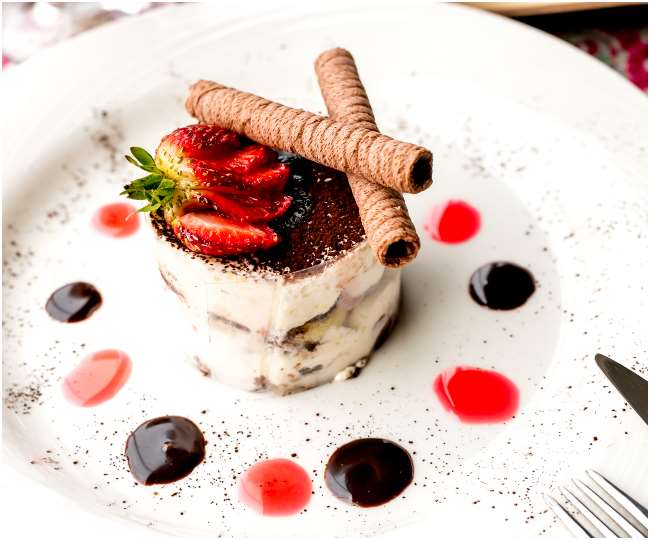 https://www.jagranimages.com/images/newimg/23122021/23_12_2021-christmas-desserts_22319110.jpg
