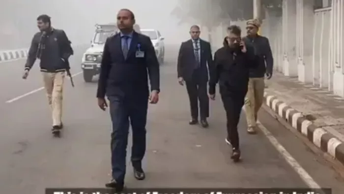 Vivek Agnihotri Brutally trolled for going out on morning walk with 5 security guards