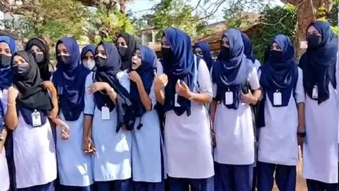 karnataka Hijab Row हिजाब को लेकर कांग्रेस पर बरसी भाजपा।