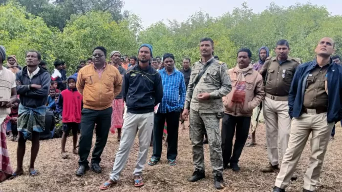 पेड़ से झूलता मिला युवक का शव, जामताड़ा का मामला; हत्या-आत्महत्या के एंगल पर जांच कर रही पुलिस