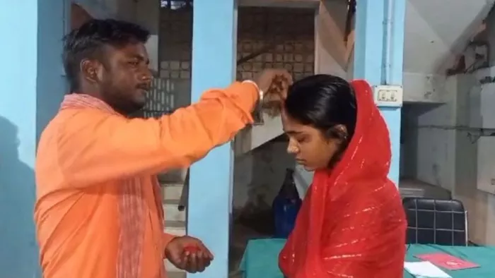 थाने में बुआ से शादी... न मंत्रोच्चार न फेरे, 'कानून' के सामने एक-दूसरे से किया साथ रहने का वादा